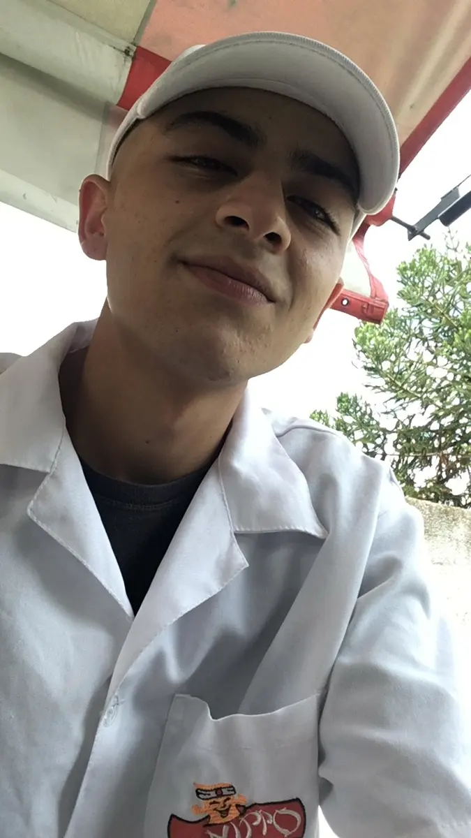 Erick quando trabalhava como feirante